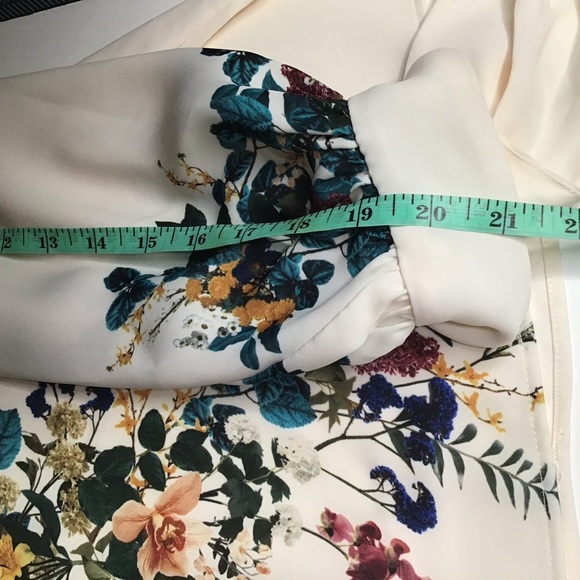 Zara Classy Women’s Top Long Sleeves with a bow and Flowers in the Front US M - Picture 16 of 16